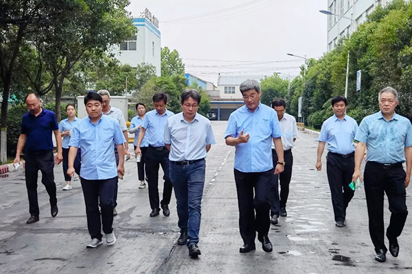 河南科技學(xué)院與新鄉(xiāng)長城集團合作交流